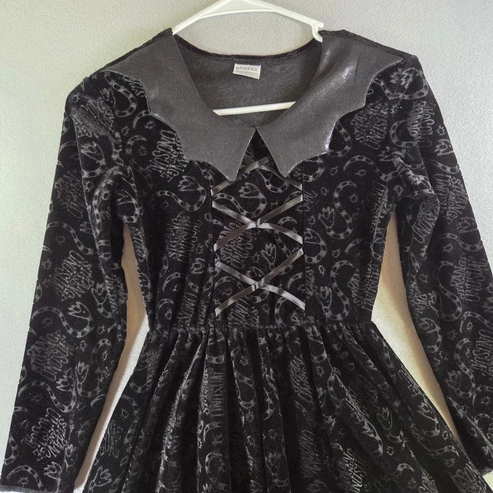 Beetlejuice Lydia Deetz Spirit Halloween Black Velvet High Low Dress Kids Medium